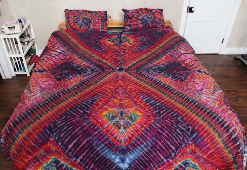 Phillip Brown - Queen Size Tie Dyed Flannel Bedsheets
